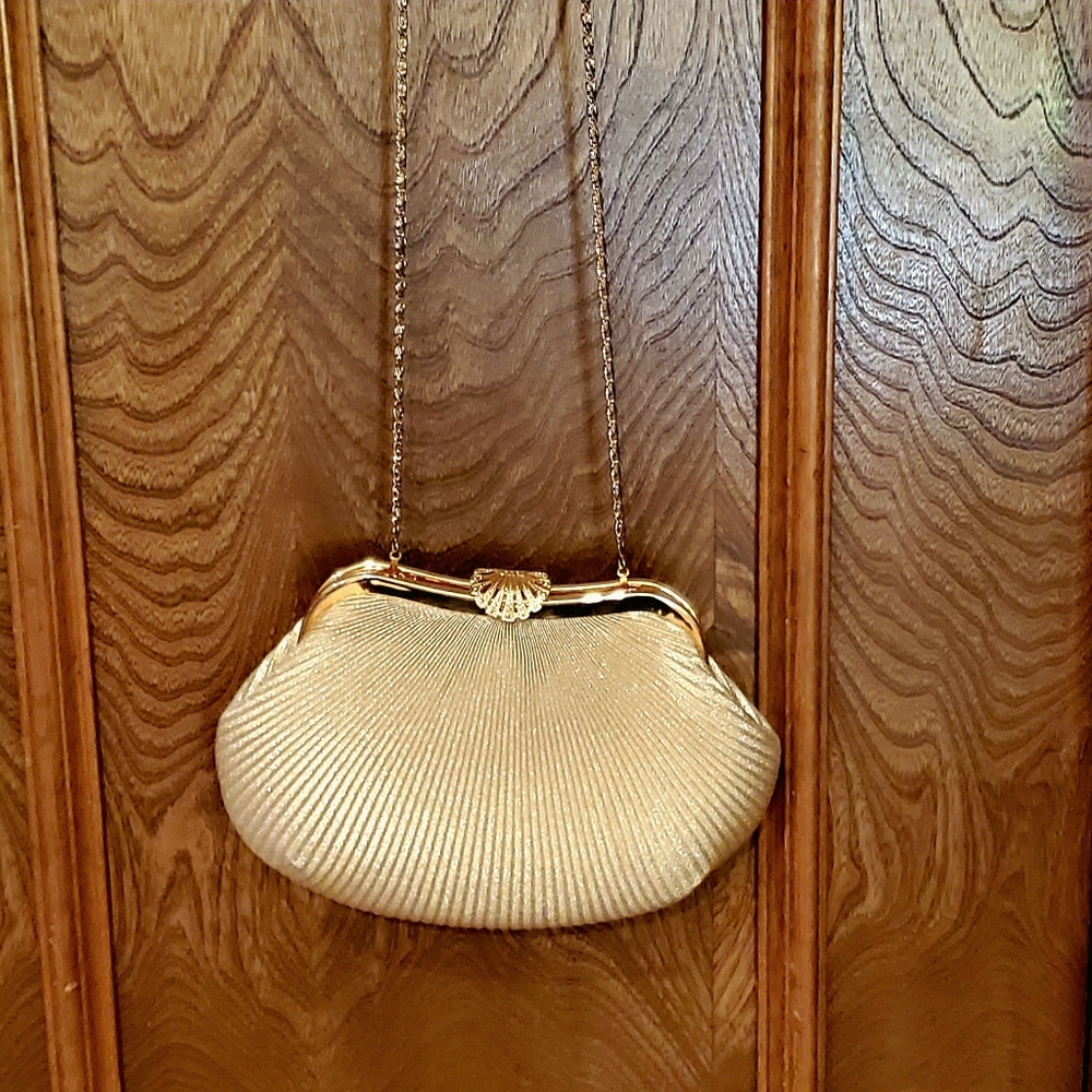 Gold Vintage Flapper Style Evening Clutch